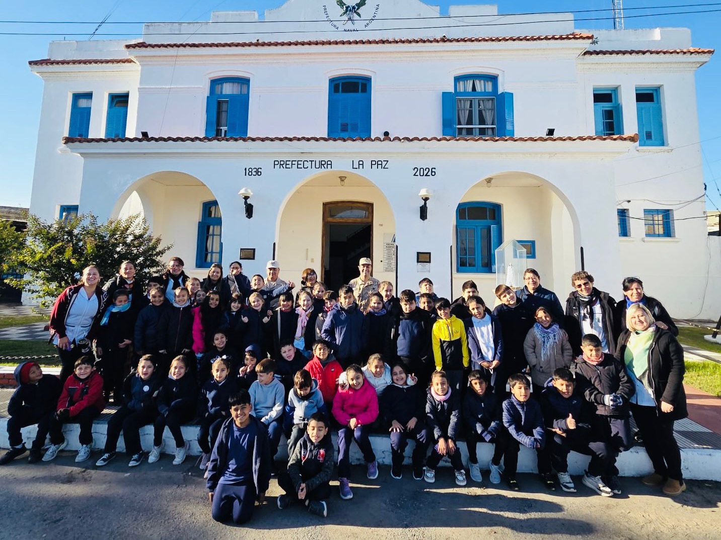 Prefectura La Paz abrió sus puertas a estudiantes en una jornada educativa